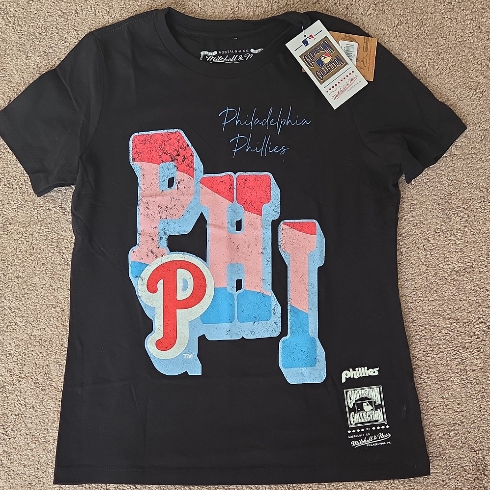 *NWT* Mitchell & Ness Philadelphia Phillies Tee